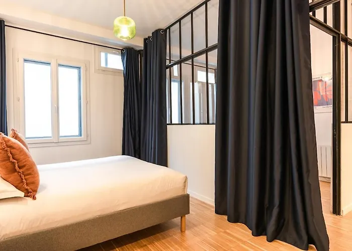 Duplex Cinema I Luxe Collection アパート パリ